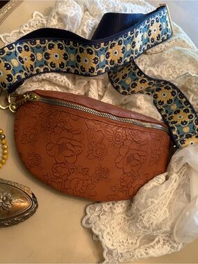 Embossed Floral Leather Crossbody Belt Bag - Cognac